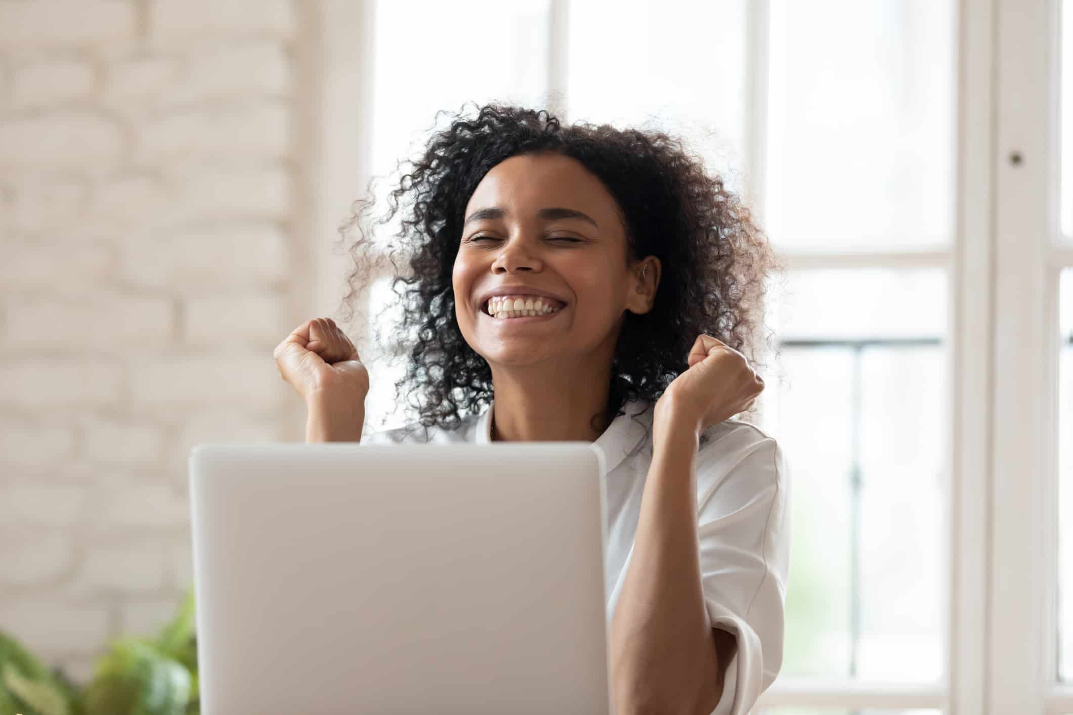 Employee successfully redeeming her gift card that she chose for herself.